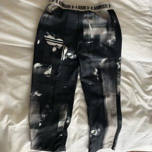Under Armor cropped leggings